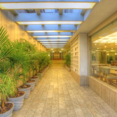 Scenaria Hotel Ahmedabad Extérieur photo