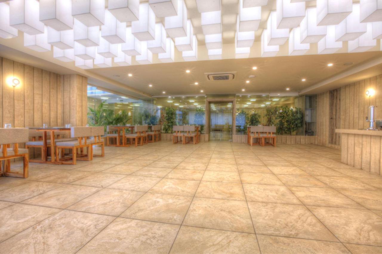 Scenaria Hotel Ahmedabad Extérieur photo