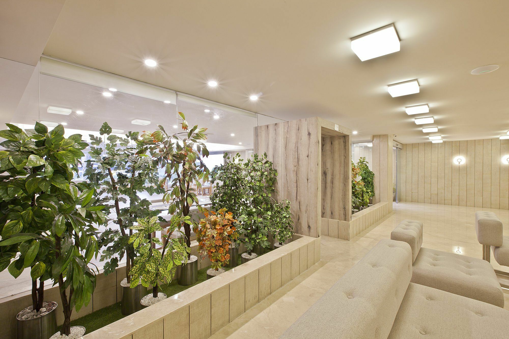 Scenaria Hotel Ahmedabad Extérieur photo